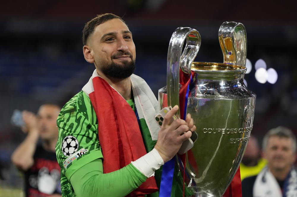 电讯报：萨拉赫吸引多家沙特俱乐部关注，预计下个月正式报价